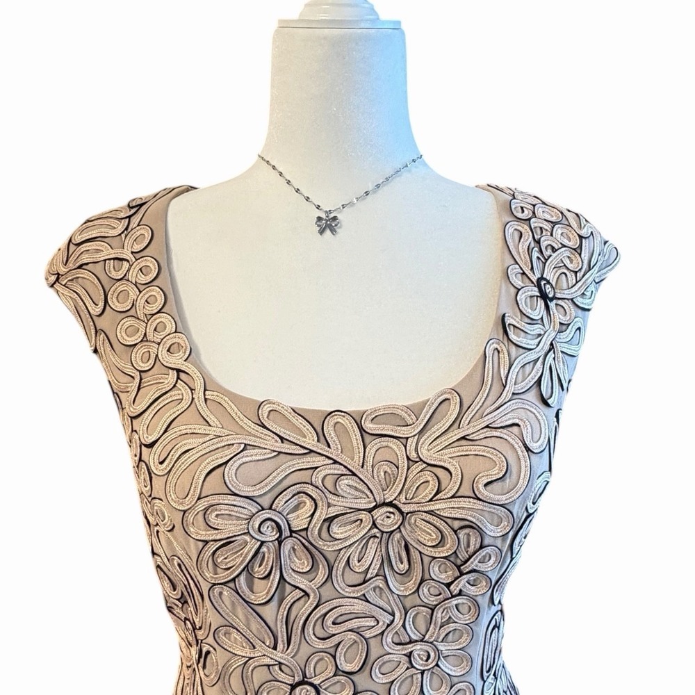 Sue Wong Embroidered Cocktail‎ Dress Size 8 Gold Floral Lace Sheath Elegant - Picture 3 of 7